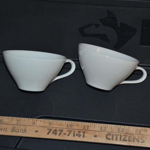 New set of 2 vintage Japanese tea cups solid white teacup from Japan bon… - Picture 4 of 15